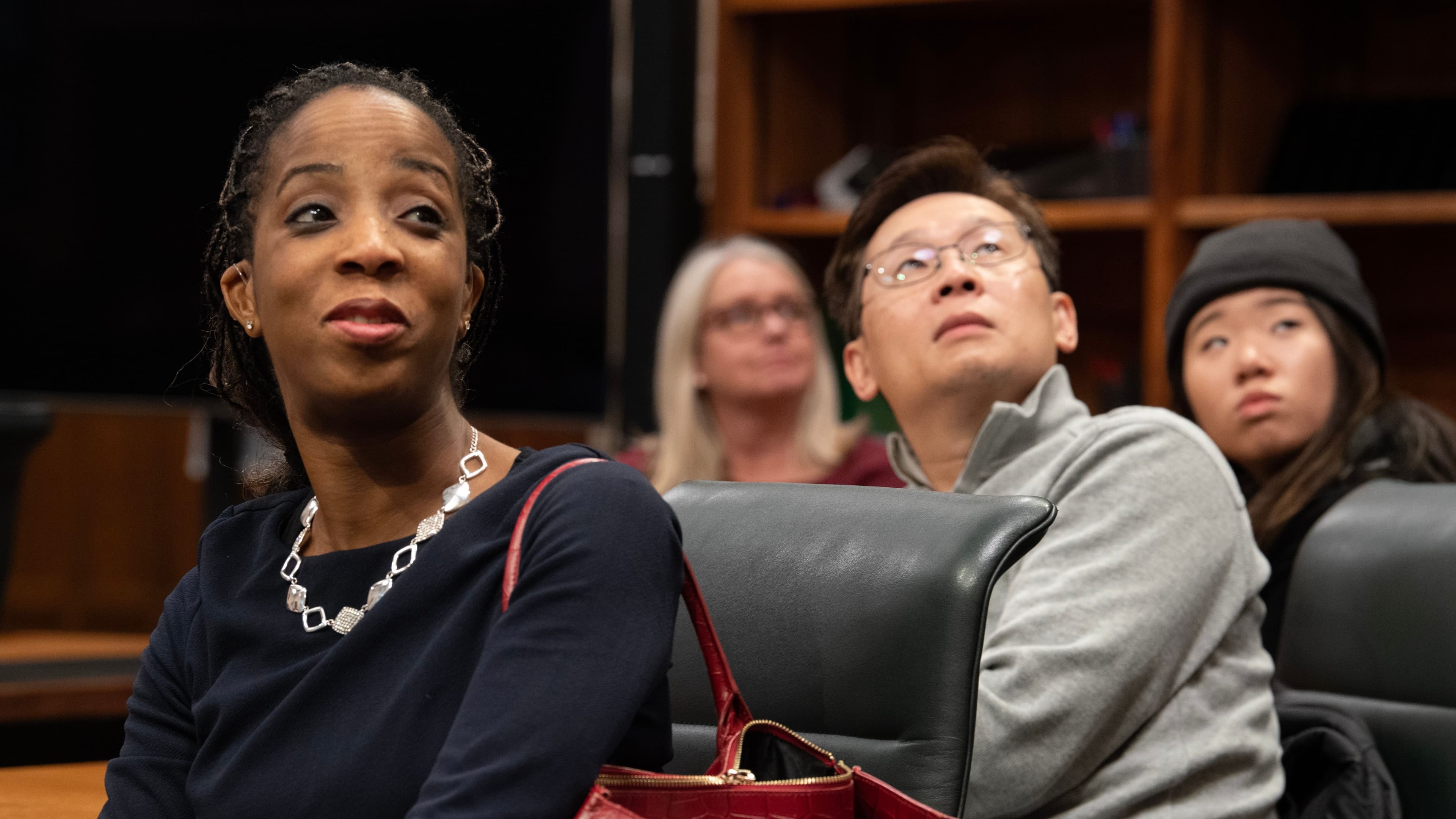 People_sitting_in_a_courtroom_on_a_tour_b4121bed91.jpg