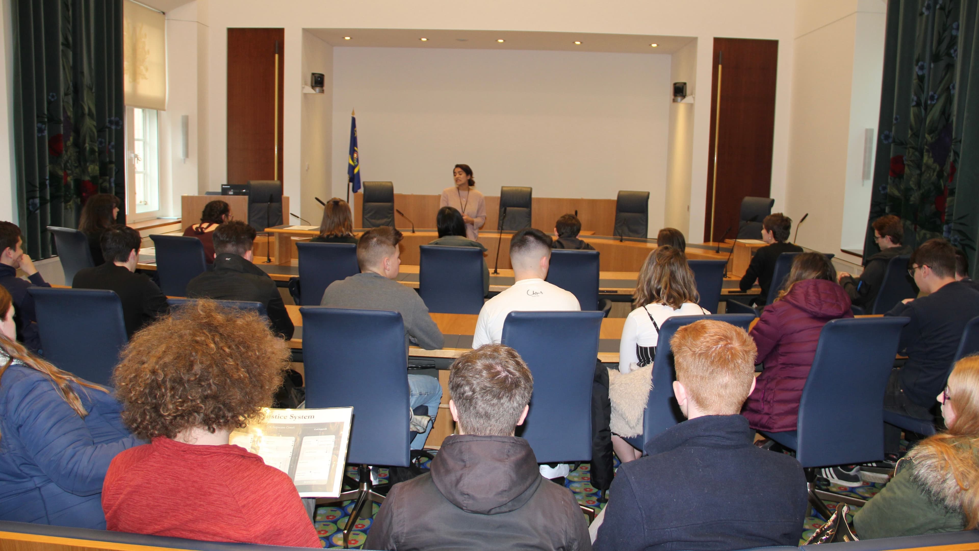 Students_with_an_Information_Officer_during_a_tour_of_the_Court_16244a8afa.jpeg